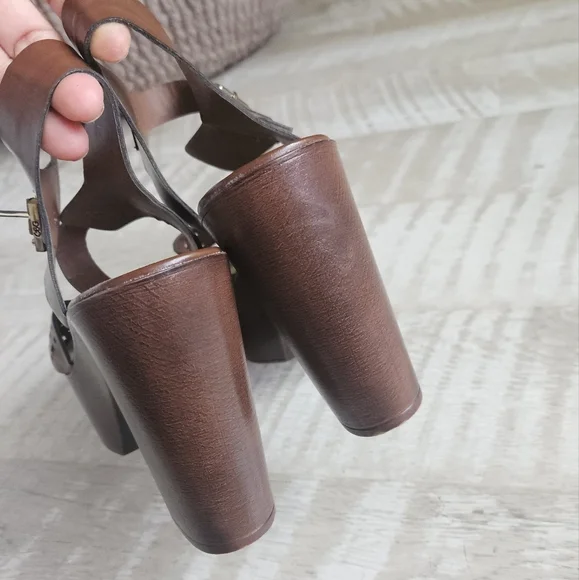 GBG Los Angeles Jelty Faux Leather Platform Heel Sandals - Picture 7 of 13